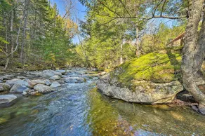 Remote Cabin w/ Fire Pit: 3 Miles to Stowe Mtn! - Innenbereich
