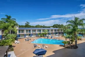 Clarion Inn & Suites Central Clearwater Beach - Piscine