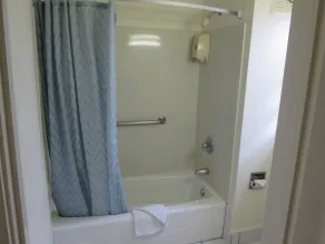 Discovery Inn Monterey Bay - Salle de bain
