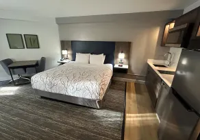 Executive Residency by Best Western Denver East - Rum