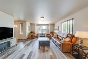 Walk to Town! Charming La Conner Home - Interni