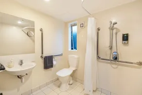 Daffodil Apartments - Baño