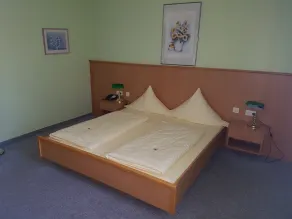 Hotel Stadt Baunatal - Room