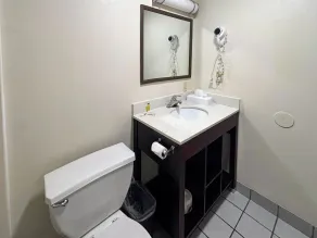 Motel 6 Old Saybrook, CT - Bathroom