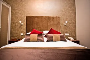 Wards Hotel - Room