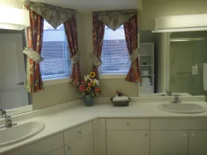 Xanadu Estate - Bathroom
