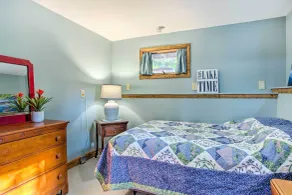Pet-Friendly Gilford Home: 3 Mi to Gunstock & Lake - Interiör
