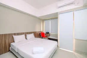 Strategic and Nice Studio at LRT City Jatibening Apartment - Zimmer