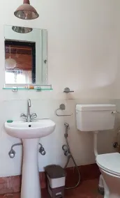 Lamatar Lodge - Bathroom