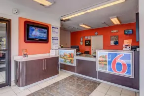Motel 6 Norfolk, VA - Hall