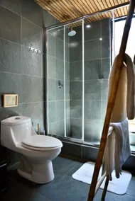 Tripanko Lodge & Bungalows - Bathroom