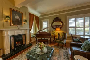 The Allen House - Lobby