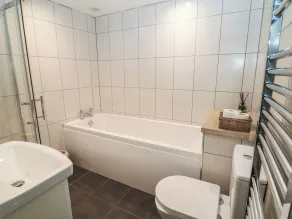Nine Ladies - Bathroom