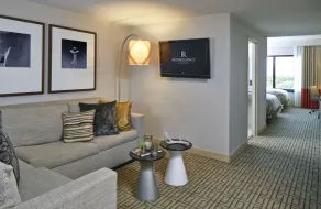 Renaissance Austin Hotel - Room