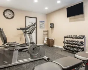 Quality Inn & Suites Woodland - Sacramento Airport - Salle de remise en forme