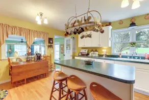 30 Acres of Mountainside Peace: Home in Marble - Innvendig