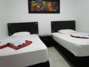 Hotel Diamonds - Room