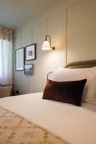 The Royal George - Room