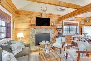 Hike, Boat & Explore: Mtn-view Hayesville Hideaway - Interiør