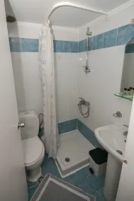 Cecil Hotel - Bathroom