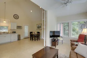 Inviting Summer Village Cottage: Golf Cart & More! - Innvendig