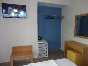 Makis House - Camera
