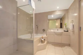 Melbourne Metropole Central Official - Bathroom