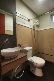 Sunny Day Residences Cainta - Bathroom