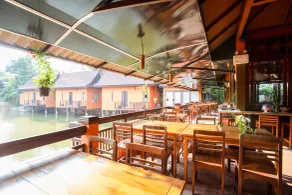 Pludhaya Resort & Spa - Restaurant