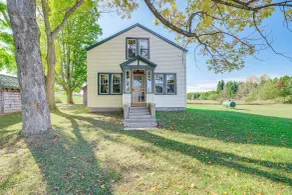 Pet-friendly Farmhouse Near Lakes in Pellston - Innvendig