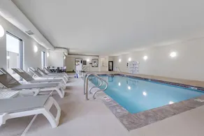 Comfort Suites and Conference Center - Basseng