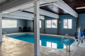 Red Roof Inn & Suites Middletown - Franklin - Piscine