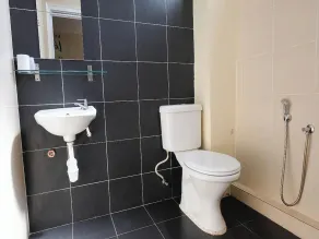 TY Hotel - Bathroom