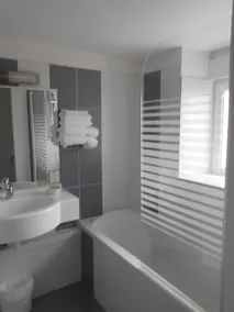 Hôtel du Louvre Cherbourg-Octeville - Salle de bain