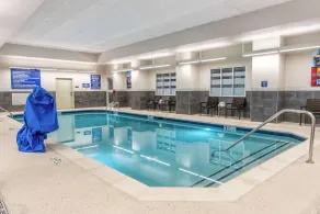 Drury Plaza Hotel College Station - Piscine