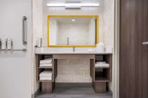 Home2 Suites by Hilton Indianapolis North at Intech Park - Baño