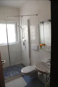 Hotel Christine - Bathroom