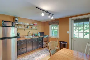 Best Getaway for 2 w/ Own Creek & Hot Tub - Innvendig