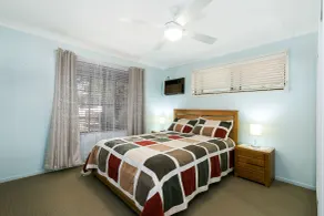 Beachside Holiday Home - Room