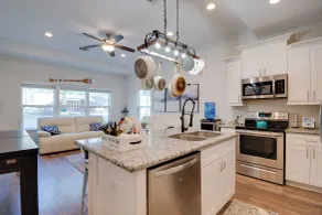 2 Mi to Lake Conroe! Game-ready Group Retreat - Interior