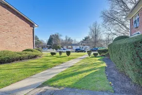 Cozy Bay Shore Condo Near Museums & Outdoor Rec! - Interior
