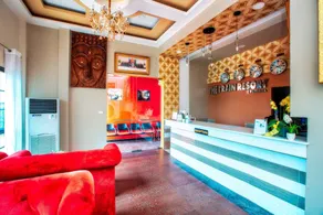 The Train Resort - Your Relaxing Resort with Large Pool & Jacuzzi - Reception