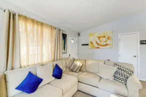 3 Mi to Dtwn: Apt w/ Shared Sauna in Anchorage - Interior