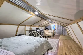 Georgia Farm Vacation Rental Cabin ~ 12 Mi to Rome - Værelse