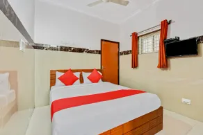 Hotel O Sri Sai Guru Comforts - Room