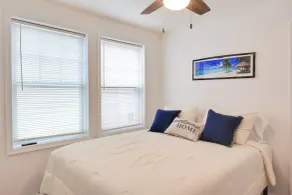 Walk to Downtown & Beach: Ocean Grove Apartment! - Intérieur