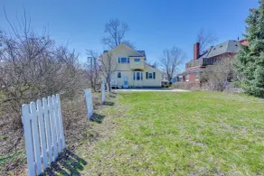 < 1 Mi to Old Town Lansing: Home w/ Furnished Deck - Interiør
