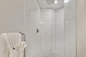 51 N Orlando Ave - Badrum