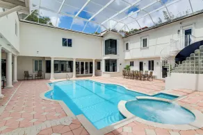 Casa Parkland Private Resort Courtyard Pool - Innenbereich