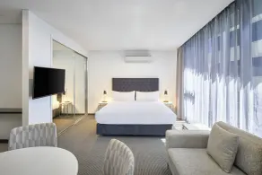 Meriton Suites Campbell Street, Sydney - Room